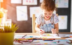 Prisman järjestämän lasten piirustuskilpailun voittajapiirrokset pääsevät osaksi kesän 2021 lasten pukeutumisen mallistoa. Kuva: 123rf