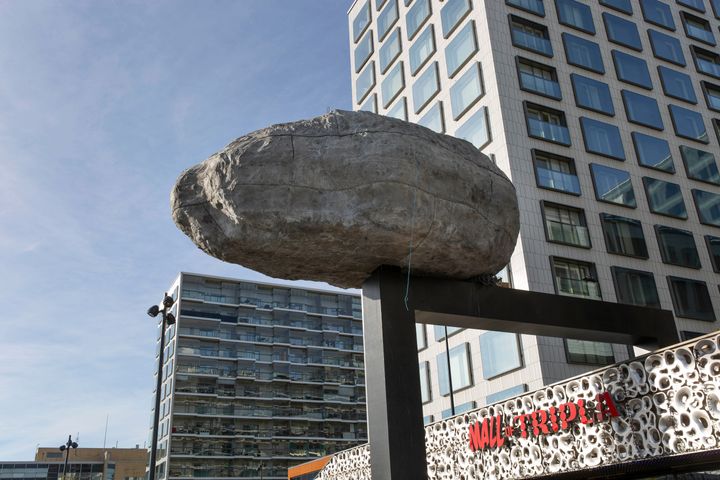 Akseli Leinonen: Ecology Stone, 2020 / Photo: HAM/Sonja Hyytiäinen