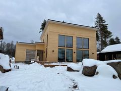 Finnlamelli Kuningattarenhelmen julkisivu
