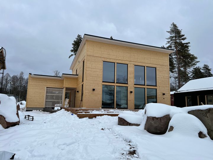 Finnlamelli Kuningattarenhelmen julkisivu