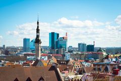 Viro on suomalaisten suosituin ulkomaanmatkakohde ja suomalaiset vierailevat Tallinnassa myös useammin kuin minkään muun maalaiset matkailijat.