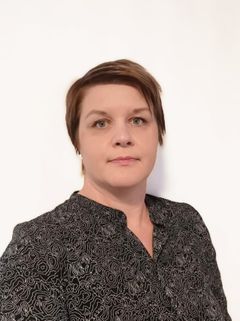 VAMKin uusi hallintojohtaja Piia Kujala on koulutukseltaan hallintotieteiden maisteri ja pian myös kauppatieteiden maisteri.