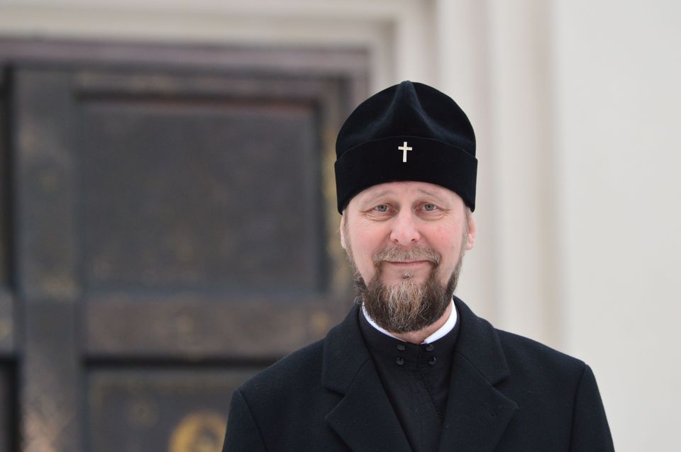 Ortodoksit pelkäävät kirkkonsa uskottavuuden menneen, kun sen piispat riitelevät keskenään – moni kokee, että kärhämä on lähtenyt käsistä