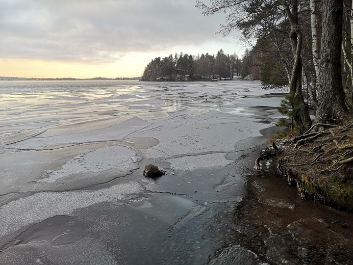 Talvista järvimaisemaa Pyhäjärven rannalta. Kuva: Kati Ojala