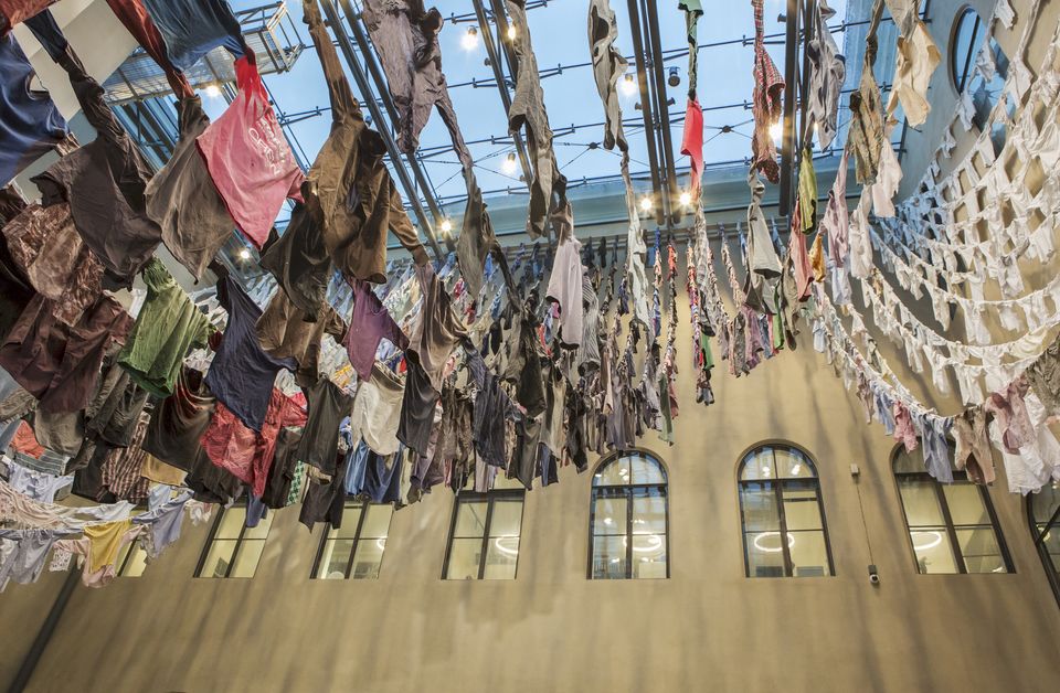 Kaarina_Kaikkonen_Valon_paino_Kansallisgalleria_Jenni_Nurminen_2.jpg