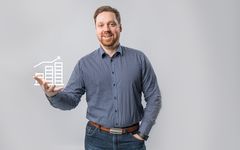 Toimitusjohtaja Timo Mantilan mukaan organisaatiouudistus on tuonut uutta särmää Lakean tekemiseen ja yhtiön positiivinen tuloskehitys jatkuu.