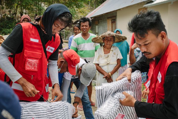 Efter bössinsamlingen behövdes katastroffonden direkt, då jordbävningen och den efterföljande tsunamin härjade på Sulawesi och förstörde 160 000 människors hem. Foto: Benjamin Suomela / Finlands Röda Kors