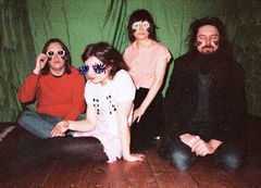 10.12 På A la Malmi-klubben uppträder Ninni Forever Band, en verklig superensemble av alt-rock. Liksom all den bästa och mest intressant pop-musiken, är det omöjligt att definiera deras musik. Bild: Kuva: Jukka Nousiainen.