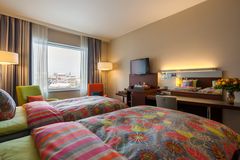 Kolme vuotta sitten avattu korkeatasoinen 93 huoneen business-luokan Solo Sokos Hotel Estoria on yksi Viron ehdokkaista vuoden 2017 World Luxury Hotel Awards -nimityksen saajaksi.