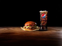 Espoo Chili King on Esa Virran voittoisa taidonnäyte Pepsi MAX & Burger Lovers -ravintolassa. #PepsiMAXFI