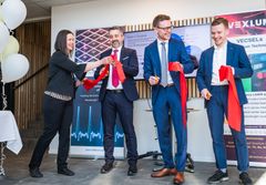 Kuvassa: vasemmalta: Sanna Ranta,Vexlum (Manager, Semiconductor Epitaxy)
Mircea Guina, Vexlum, Picophotonics, RefleKron, (Chairman, Co-Founder)
Jussi-Pekka Penttinen, Vexlum (CEO, CTO, Co-Founder) Antti Penttinen, Picophotonics (CEO) Kuva: Tiina Salminen, Studio Torkkeli