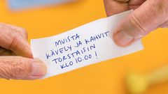 Helsingin kirjastot ja liikuntapalvelut liikuttavat ikäihmisiä ja tarjoavat kahvit elokuussa. Kuva: Mikael Ahlfors/Helsingin kaupunki