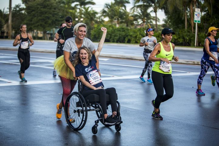 Wings for Life juoksun osallistujailoa. Kuva credit: Red Bull Content Pool