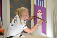 Reetta Härkönen edusti Suomea maalaus ja tapetointi -lajissa WorldSkills Kazan 2019 -kilpailussa. Kuva: WorldSkills