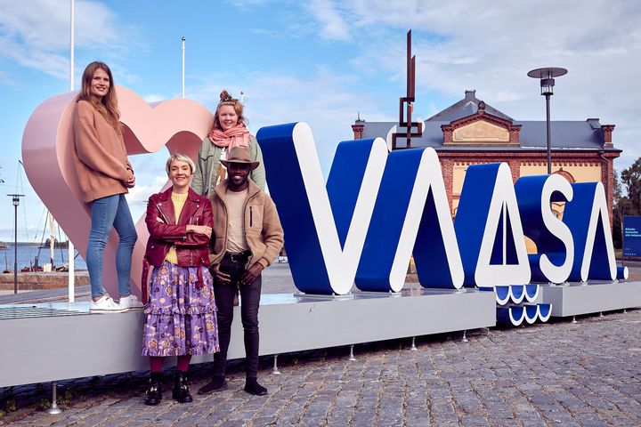 Maria & världens lyckligaste, Anni Ruostekoski, Maria Veitola, Maija Mäki och Sebastian Da Costa. Bild: Vasa stad, Rauli Lehto
