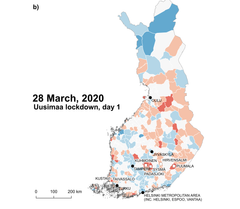 Väestön suhteellinen muutos kunnittain 28. maaliskuuta 2020 suhteessa vertailuajankohtaan (1-7. Helmikuuta 2020).  Mustat pisteet kuvaavat suurimpia kaupunkeja ja valkoiset neliöt manner-Suomen kuntia, joissa on suhteellisesti eniten mökkejä. Kaavio: Elias Willberg et al.