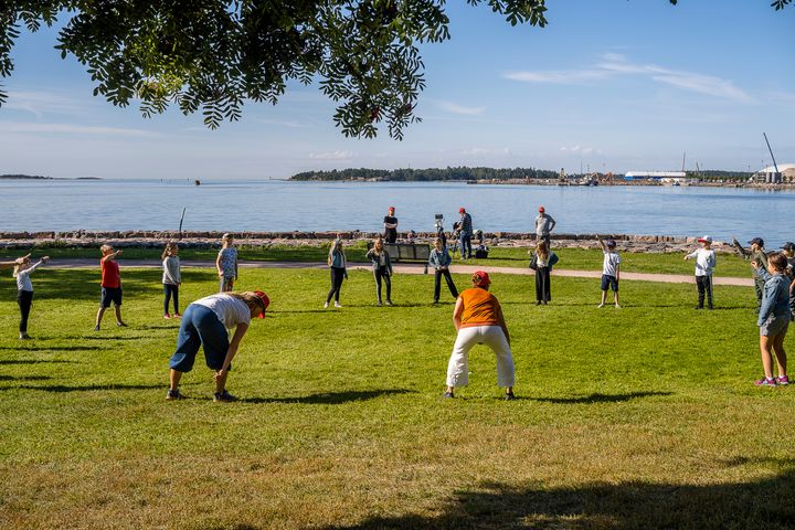 Toisissa tiloissa: Rihmasto-hanke (kuvauspaikka: Ursinin kallio, Eiran ranta, Helsinki) / Kuva: Sanni Priha