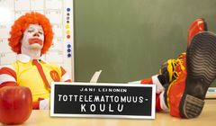Jani Leinonen, Tottelemattomuuskoulu. Kuva Pirje Mykkänen/ Kansallisgalleria.