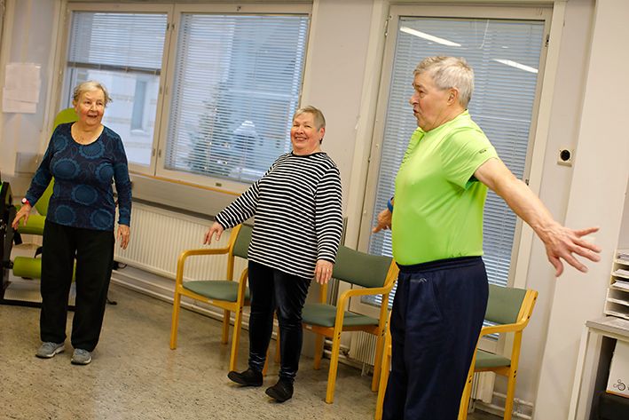 Jo kevyt liikunta on yhteydessä terveempään kehonkoostumukseen iäkkäillä.