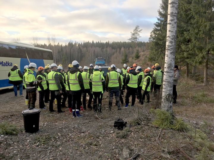 Getting ready to see a real forest. EU Decision Makers at the Forest Academy, hosted by Metsä Group. Photo: Mikko Norros, Hopiasepät Ltd