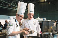 Suomen Bocuse d'Or-edustaja Ismo Sipeläinen ja assistentti Johan Kurkela Torinossa Euroopan karsinnoissa 2018
Kuva: Kim Öhman