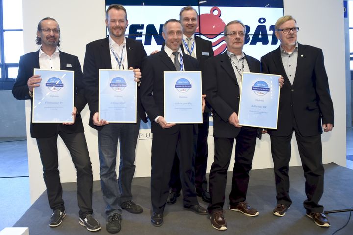 Tyytyväiset voittajat Osmo Roukala/Finn-Marin Oy, Christian Hallberg/Oy Hallberg Yachts Ab, Topi Haikala ja Juha Pulli/Nordec Nautic Oy, Seppo Vesterinen, Raimo Sonninen/Bella-Veneet Oy: Messukeskus