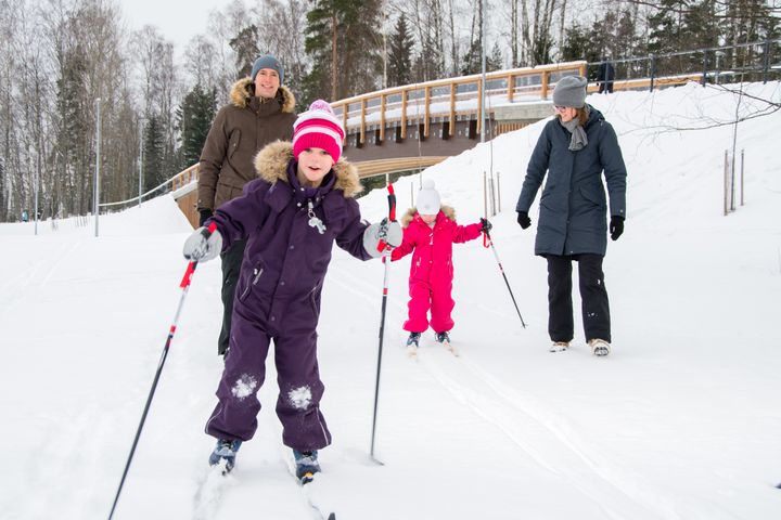 Leppävaaran urheilupuistosta löytyy kaikille jokaisena vuodenaikana virkistävää ja monipuolista tekemistä. Kuva: Janne Ketola, Summit Media Oy