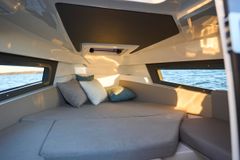 The cabin on the new Yamarin 67 DC features a sliding door, and the large hull windows and roof hatch fill the cabin with natural light. The cabin is ideal for sleeping overnight, as a nap space for kids and for storing luggage.