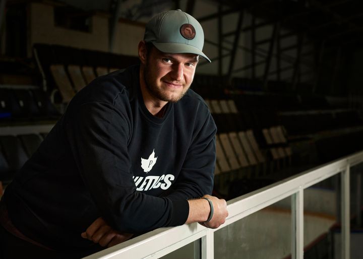 NHL-tähti Aleksander Barkovista tulee Puhdistamo Athleticsin keulakuva.