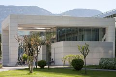 Fasad av Lasa Bianco Nuvolato marmor, Merano Hospital 1992/1996. Bild: Lasa Marmo.