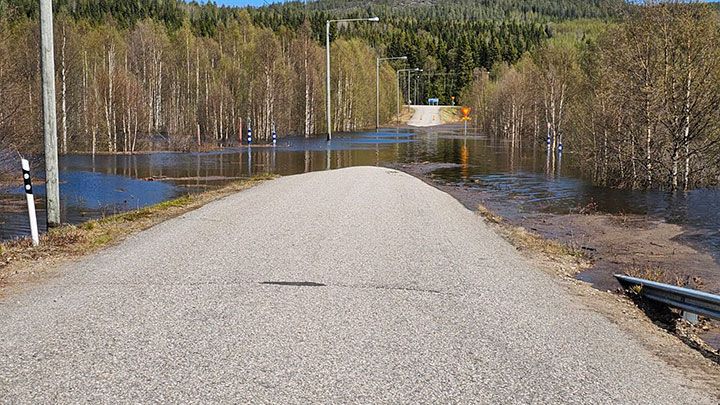 Maantie 19647 Vuomajoentie on suljettu liikenteeltä.