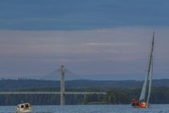 Heinolan Pursiseuraa edustavan Jyri Lehtisen Auvo Kärkistensalmen sillan edustalla. Vuonna 2013 Auvo oli Päijänteen toiseksi nopein vene, häviten Jyväskylän Veneseuran Jari Vanhalan Flying By -veneelle vain minuutin. Kuva: Photex / Pepe Korteniemi.