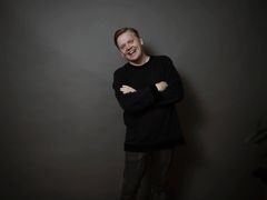 Viulisti Pekka Kuusisto esiintyy Radion sinfoniaorkesterin kanssa Tampere-talossa keskiviikkona 24.8.2022. Kuva: Kaapo Kamu