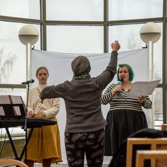Sanneli on innostava opettaja. Kuva: Pekka Hartikainen.