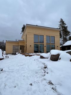 Finnlamelli Kuningatterenhelmen julkisivu