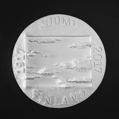 FINLANDIA 2017 -mitalin takasivun teemana on 100-vuotias itsenäinen Suomi. Kuva Marika Kokkinen-Eurén.