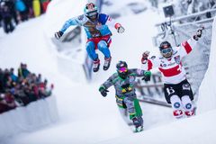 Miesten round of 64 3
Ranskan Tristan Dugerdil (vasen) ja sveitsin Jim De Paoli (oikealla) menivät jatkoon alkuerissä kun yhdysvaltojen Kirk Thornton (keskellä) ja suomen Leevi Nakari (ei kuvassa) karsiutuivat.
Photocredit: Red Bull Content Pool / Hannu Rainamo