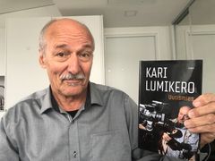 Minä ja kirja -luentosarjan avaa palkittu uutistoimittaja Kari Lumikero, joka tulee Vaasaan puhumaan muistelmateoksestaan Uutismies.