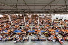 AUTODOC warehouse in Szczecin: The employees at the logistics facility in Szczecin were extremely busy, as sales already exceeded 600 million euros at the end of the third quarter. Copyright: AUTODOC, Photographer: Dirk Dehmel.
