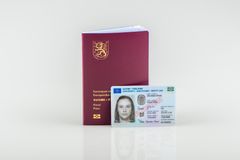 Uudet suomalaiset passit ja henkilökortit otettiin käyttöön 13.3.2023. Kuva: Poliisihallitus