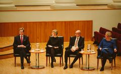 Panelistit Aalto-yliopiston professori Matti Liski, Aktia-pankin pääekonomisti Heidi Schauman, valtiosihteeri Martti Hetemäki ja kansanedustaja Jutta Urpilainen. Kuva: George Atanassov