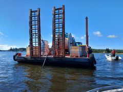 Kabelläggning från flotte i Sundom, Vasa. Foto: Vasa Elnät