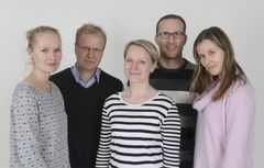 STT-Lehtikuvan esimiehet, vas. Piritta Rautavuori (yhteiskuntatoimitus), Jan Snellman (FNB), Maisa Lehtovuori (deski), Panu Tuunala (uutiskuva ja urheilu) ja Maria Annala (24 h)