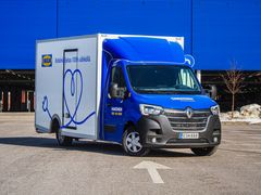Espoon IKEA-tavaratalon päästöttömiä kotiintoimituksia tehdään jatkossa Hakosen Renault Trucks Master S.E. jakeluautolla hiljaisesti, uusiutuvaa sähköä käyttämällä.