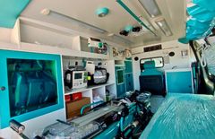 Läkarna och sjukskötarna vid de mobila klinikerna erbjuder primärvård och psykosocialt stöd till människor som har flytt från sina hem.  På bilden en mobil klinik på Sumyområdet i Ukraina.  Bild: Ukrainas Röda Kors
