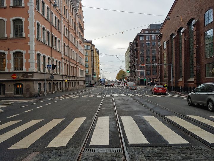 Telakkakadun näkymä uuden Kemikaaliviraston kohdalta meren suuntaan. Kuvattu 26. lokakuuta 2020.