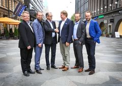 Kaslink Foods Oy:n hallituksen kokoonpano 1.10.2017 alkaen:
Jyrki Karlsson: hallituksen jäsen,
Juha-Petteri Kukkonen: hallituksen jäsen (markkinointi- ja viestintäjohtaja),
Raino Kukkonen: hallituksen varapuheenjohtaja,
Harri Koponen: hallituksen puheenjohtaja,
Matti Kukkonen: hallituksen jäsen (myyntijohtaja),
Tuomas Kukkonen: hallituksen jäsen (toimitusjohtaja).