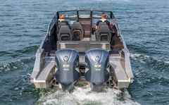 The twin engine installation enables the boat to fully utilise Yamaha’s electronic Helm Master drive-by-wire system. Available as an accessory, the Helm Master system also introduces joystick control, which makes port entry a breeze as the electronics control the engine direction, power and transmission.