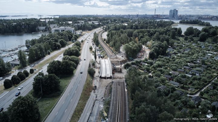 Kipparlahden uusi silta ennen siirtoa. Mika Taavitsainen / HKL