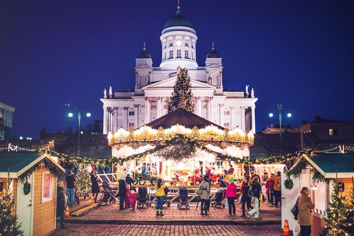 Turvallisuus on tärkeä osa tapahtumien toteutusta. Tuomaan markkinat järjestetään tänä vuonna Helsingin Kauppatorilla 27.11.–22.12. ja paikalle odotetaan paljon kävijöitä. Kuva: Jussi Hellsten